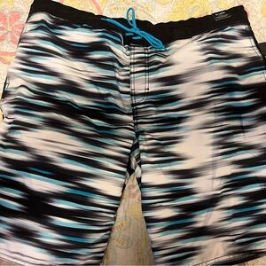 Men’s Roundtrew&Yourke lined swim shorts.